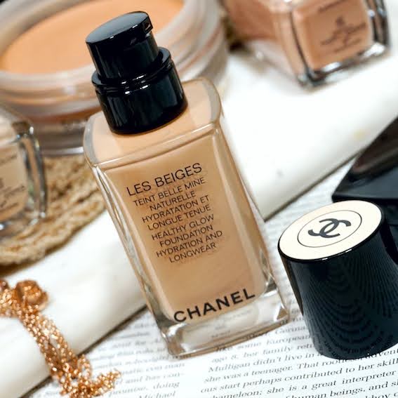 Conseguir el efecto buena cara con las bases de Chanel es el objetivo de la modelo Laura Sánchez.