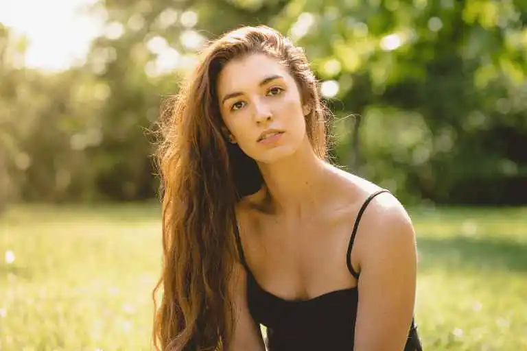 Como-hidratar-el-pelo-con-acido-hialuronico-vibeofbeauty