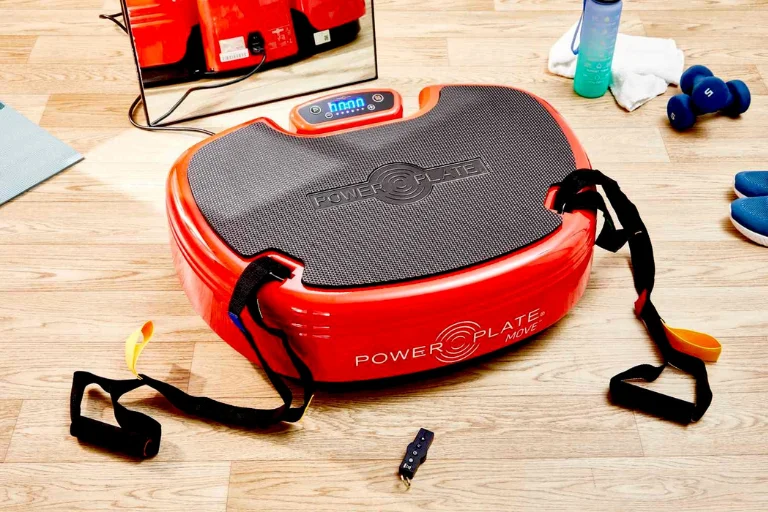 La Power Plate es una plataforma vibratoria que sirve para realizar gran cantidad de ejercicios de fitness.