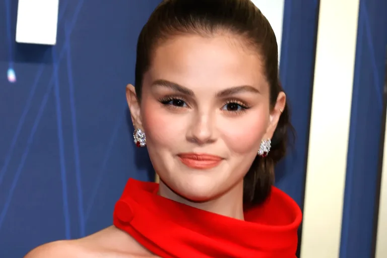 selena_gomez_emmys_2025