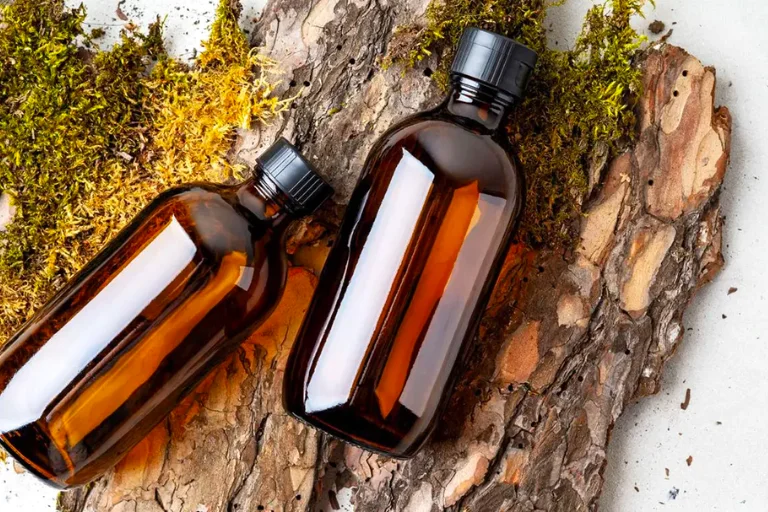 El ácido salicílico en formato sérum tiene unos beneficios muy positivos para la piel grasa o con acné.
