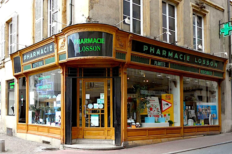 La cosmética francesa que proviene de farmacias es muy popular a nivel global por su calidad y eficacia.