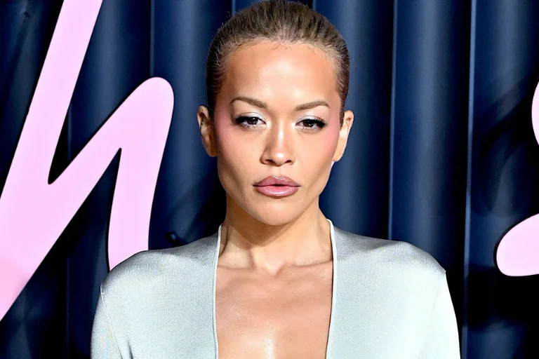 rita-ora-cloud-dancer-pantone