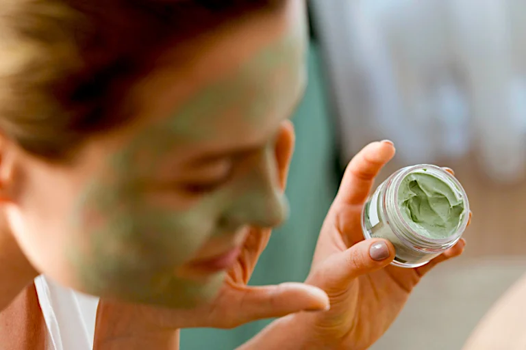 Los pesos moleculares de los ácidos exfoliantes difieren mucho y por ello algunos no son aconsejables para pieles sensibles.