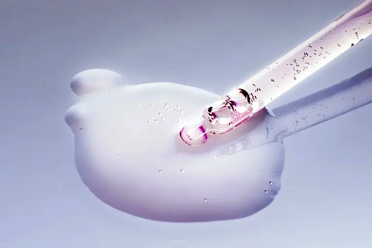 La niacinamida es un activo con el que tener cuidado a la hora de revisar qué pesos moleculares se usan de ella en los productos.