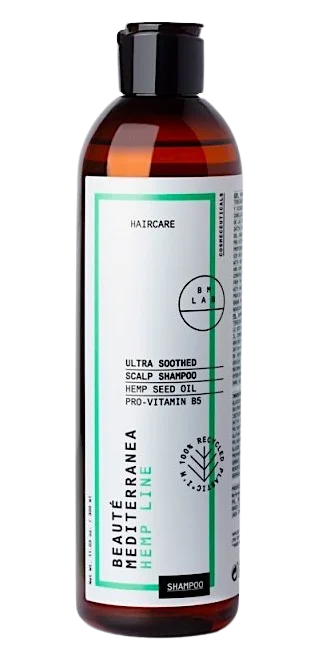 Un champú suave con aceite de cáñamo de Beauté Mediterranea es idóneo para proteger la caída extra de pelo en la nieve.