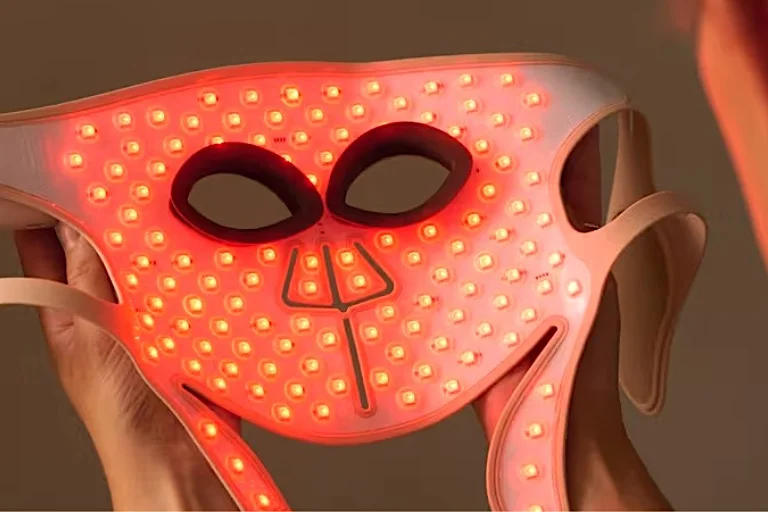 La luz infrarroja para la piel se puede obtener a través de gadgets que se adquieren por internet.