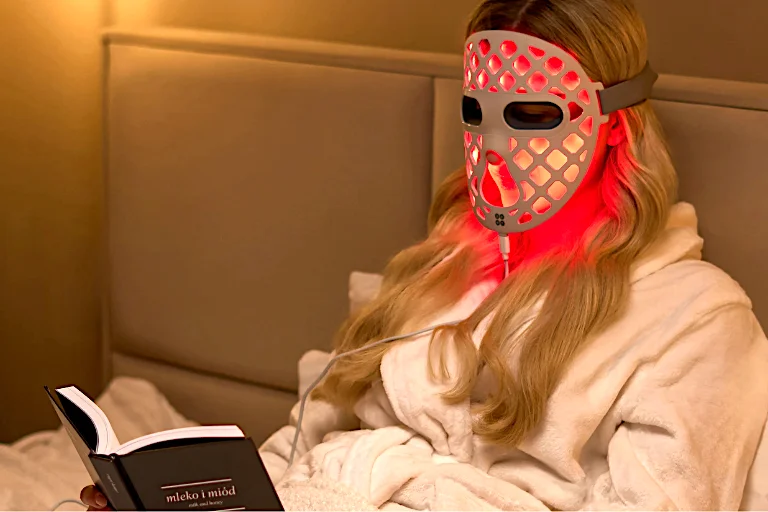 El uso de la luz infrarroja para mejorar el estado de la piel es posible en casa con los gadgets de marcas especializadas.