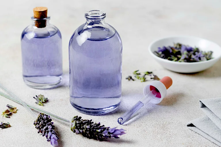 Ingredientes como la lavanda son idóneos para perfumar el hogar de manera saludable y natural.