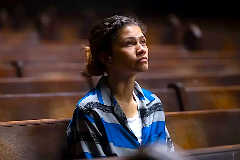 En la temporada 3 de la serie Euphoria la actriz Zendaya interpreta un personaje que no se maquilla en ningún capítulo.