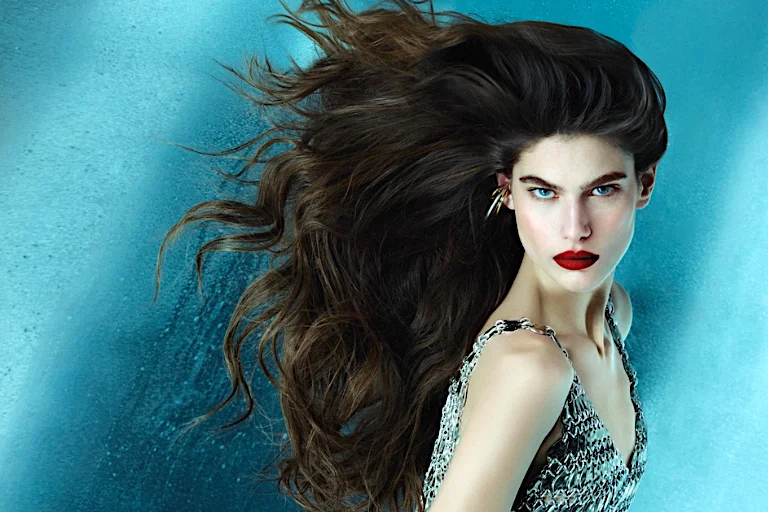 La firma SMTHELSE para el cuidado del cabello creada por Jon Kortajarena es también ideal para melenas con volumen.