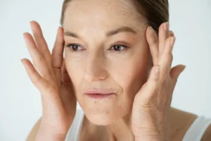 menopausia-acne-vibeofbeauty